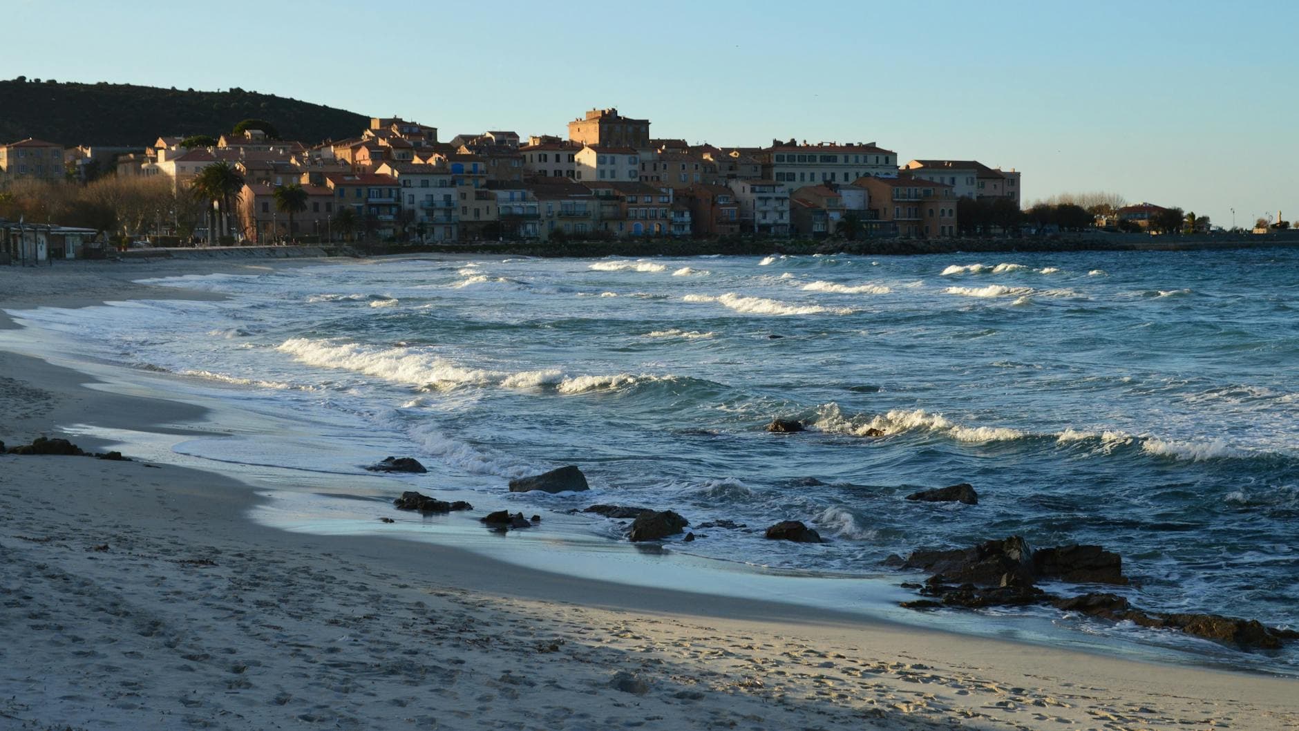 Yeni Kaledonya Seyahati İçin Bavul Listesi - Yeni Kaledonya seyahatine çıkmadan önce yanınıza almanız gereken eşyalar için bir kontrol listesi.