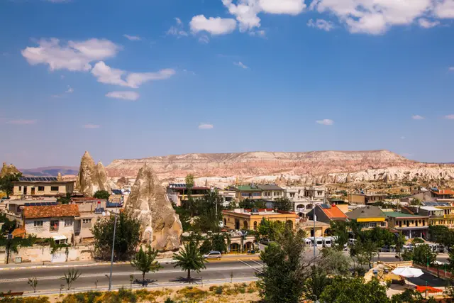 Peribacaları arasında Ürgüp kasabası