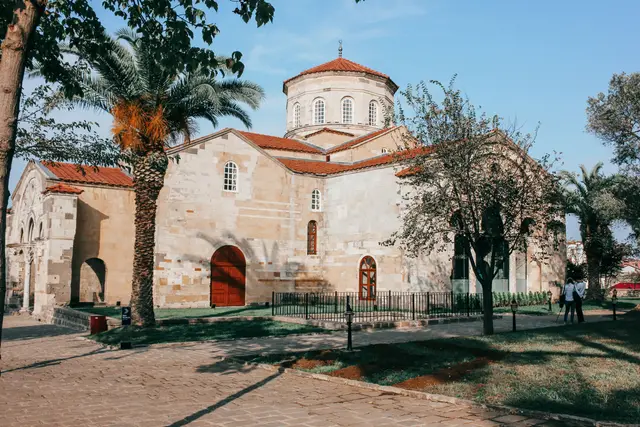 Yeşillikler arasında Trabzon Ayasofya'sı